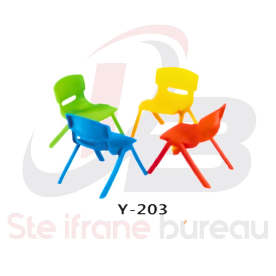 Chaise enfant colorée en plastique